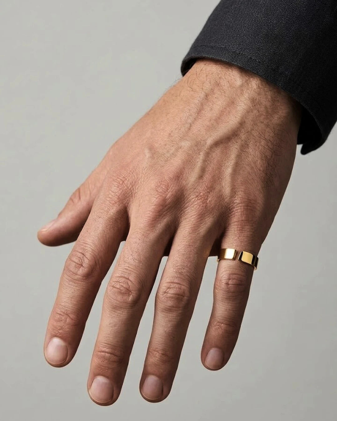 SLEEK MINIMAL RING